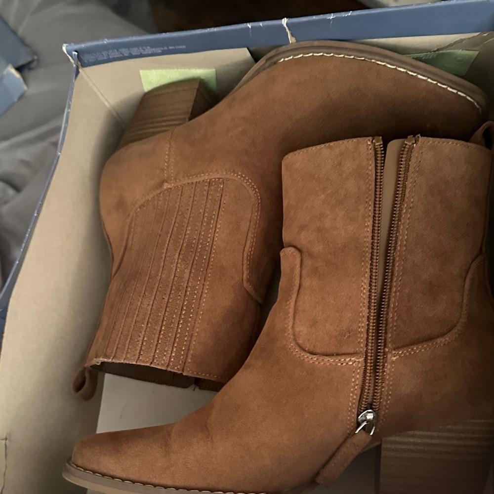 Universal Thread Tan Ankle Booties